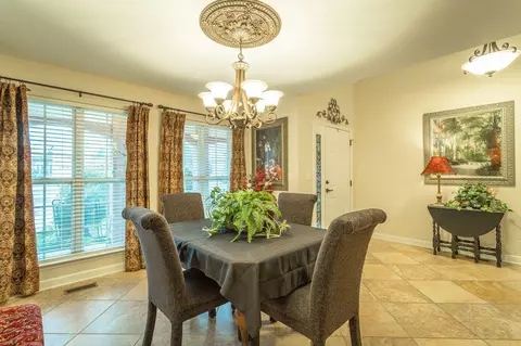 8269 Double Eagle Ct, Ooltewah, TN 37363 photo 3
