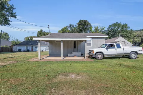 405 W 3rd St, Jasper, TN 37347 photo 2