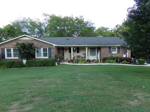 1306 Jackson Dr, Pulaski, TN 38478 photo 4