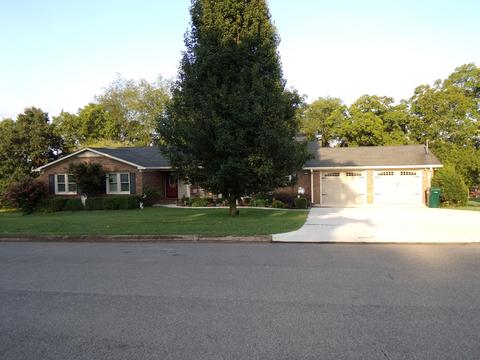 1306 Jackson Dr, Pulaski, TN 38478 photo 3