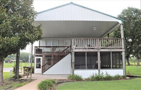 68 Sandy Shores Dr, Linden, TN 37096