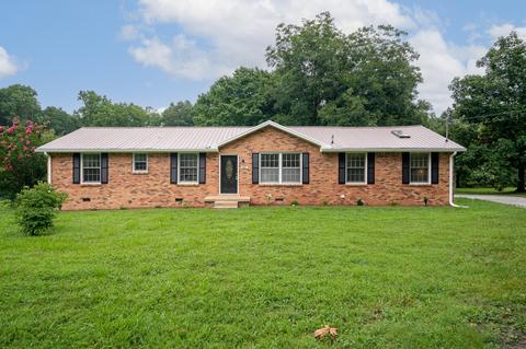 2015 Wolfe Rd, White Bluff, TN 37187 photo 1