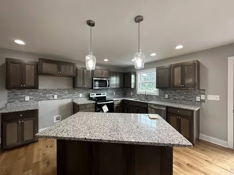 3 Browning Dr, Fayetteville, TN 37334