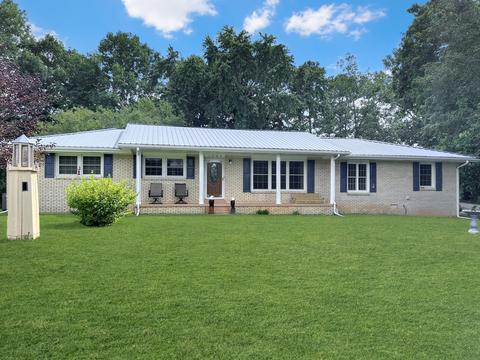 1302 Spring St, Dover, TN 37058 photo 1