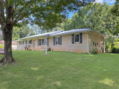 1302 Spring St, Dover, TN 37058 photo 4