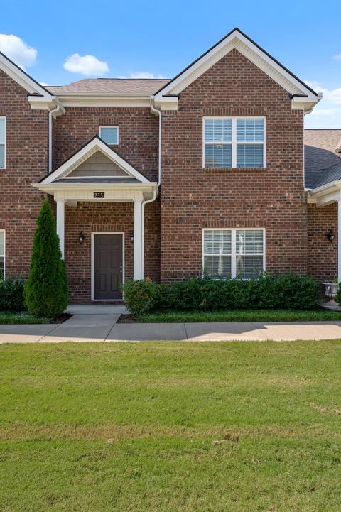 235 Rowlette Cir, Murfreesboro, TN 37127 photo 2