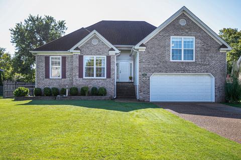 1740 Shane Dr, Spring Hill, TN 37174 photo 1