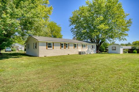 420 Grace Ave, Baxter, TN 38544 photo 2