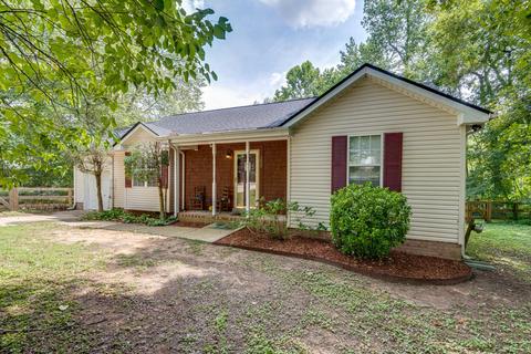 105 Post Oak Ct, Dickson, TN 37055 photo 2