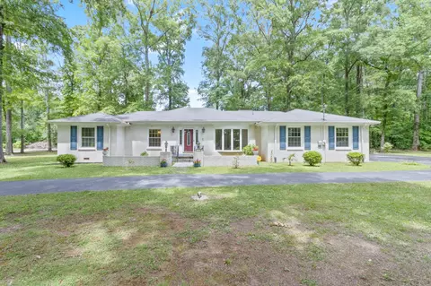 1701 Eagle Dr, Hixson, TN 37343 photo 1