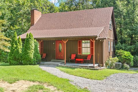 202 Patrick Dr, Dover, TN 37058 photo 1
