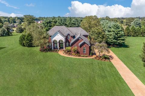 1026 Ridglea Dr, Burns, TN 37029 | 59 Photos | MLS #2438260 - Movoto