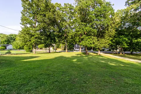 142 Sherron Dr, Dickson, TN 37055 photo 3