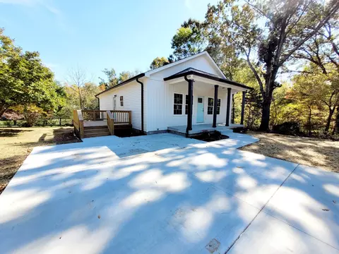 105 Hannah Rd, Dickson, TN 37055 photo 2