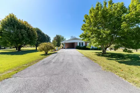 2430 Skyview Dr, Centerville, TN 37033 photo 11