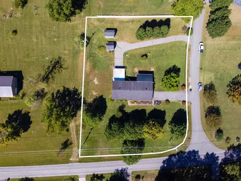 2430 Skyview Dr, Centerville, TN 37033 photo 5