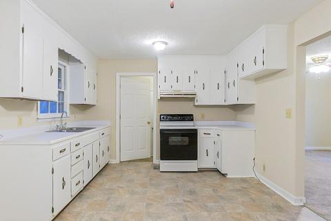 100 Valley Dr, Springfield, TN 37172 photo 4