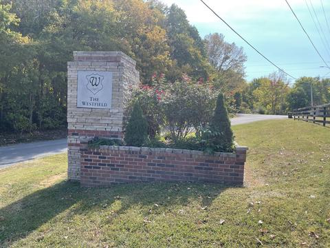 208 Johnstone Dr, Dickson, TN 37055 photo 2