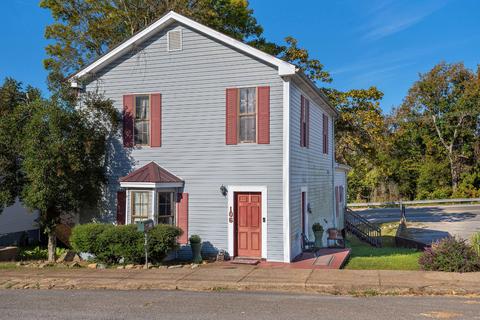 106 S Central Ave, Centerville, TN 37033 photo 1