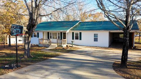 135 W Piney Rd, Dickson, TN 37055 photo 3