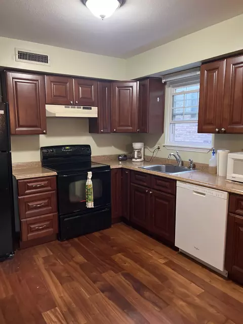 1028 Silver Ct, Murfreesboro, TN 37130 photo 2