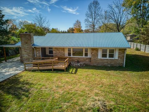 718 Iris Dr, Sparta, TN 38583 photo 1