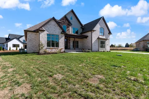 2725 Carousel Dr, Murfreesboro, TN 37128 photo 3