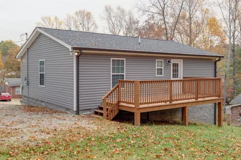 202 Reeves St, Dickson, TN 37055 photo 2