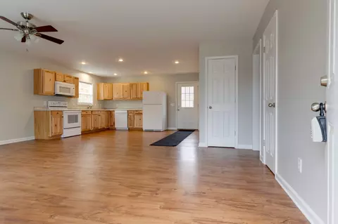 202 Reeves St, Dickson, TN 37055 photo 4