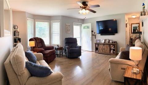 101 Birch St, Dickson, TN 37055 photo 2