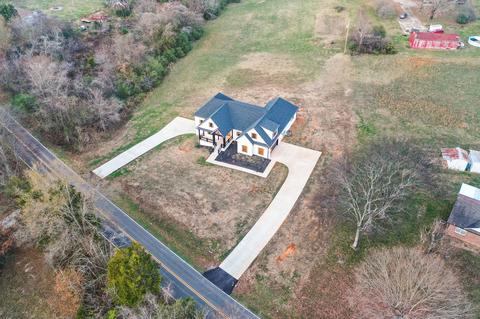 3202 Marthas Chapel Rd, Cunningham, TN 37052 photo 2