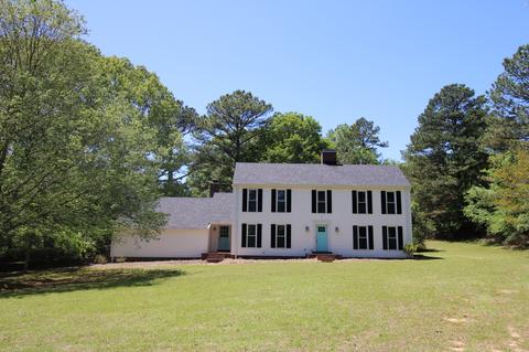 1915 Old Huntingdon Rd, Lexington, TN 38351