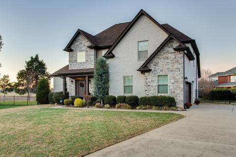915 Wellspring Ct, Murfreesboro, TN 37130 photo 2
