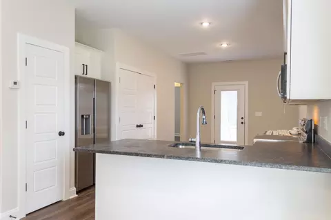 621 E 52nd St, Chattanooga, TN 37410 photo 8