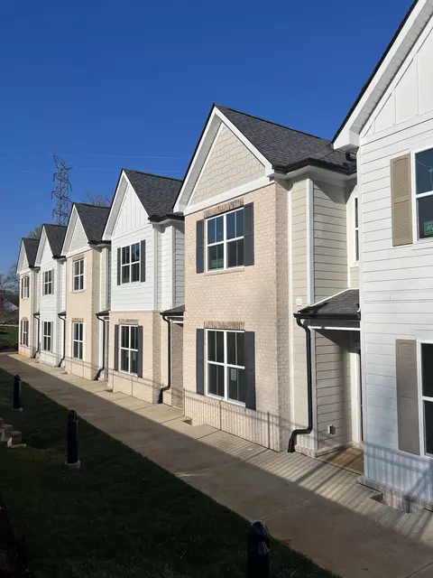 923 SE Broad St #B7, Murfreesboro, TN 37130