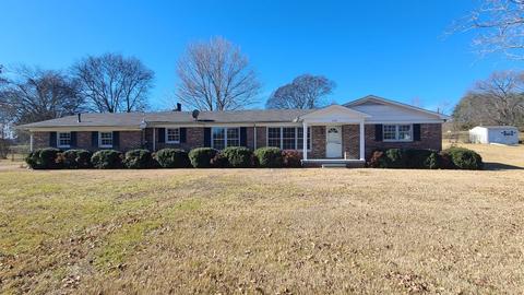 228 Robin Hood Rd, Pulaski, TN 38478