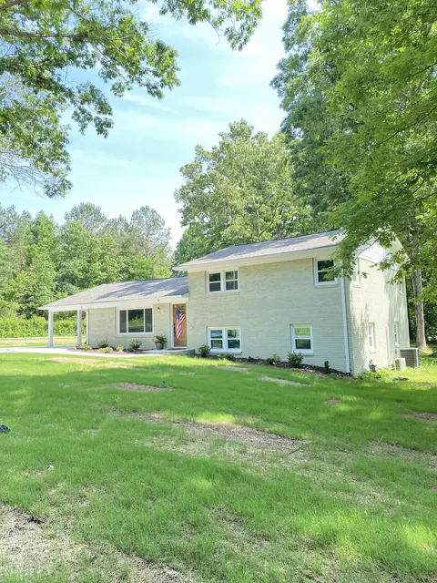 19 Oak Dr, Fayetteville, TN 37334