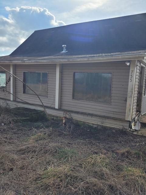 755 Winstead Rd, Quebeck, TN 38579
