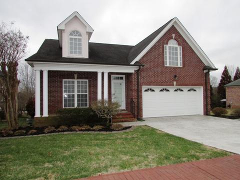 1083 Isaac Franklin Dr, Gallatin, TN 37066
