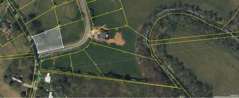 745 Blue Water Dr, Cookeville, TN 38506