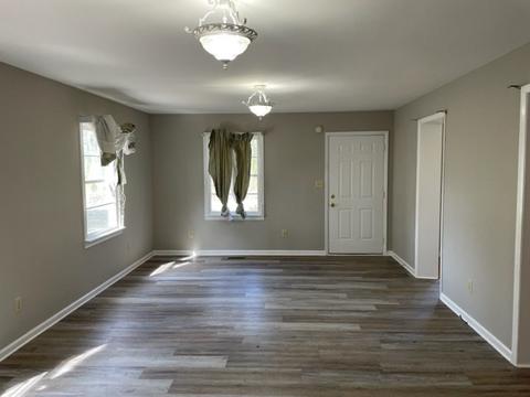 106 Darwin St, Decherd, TN 37324 photo 3