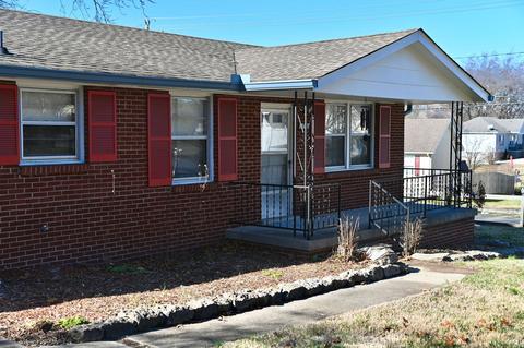 1701 Martindale Dr, Springfield, TN 37172 photo 2