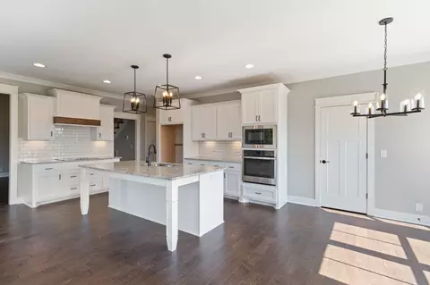 2716 Carousel Dr, Murfreesboro, TN 37128 photo 9
