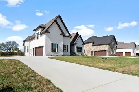 2716 Carousel Dr, Murfreesboro, TN 37128 photo 2