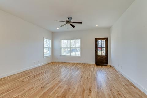 207 Walnut St, Springfield, TN 37172 photo 2