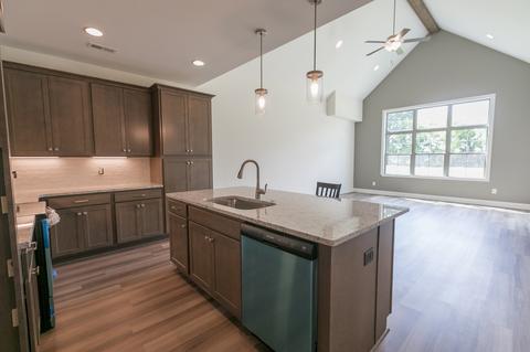 422 W Foxrun, Springfield, TN 37172 photo 7