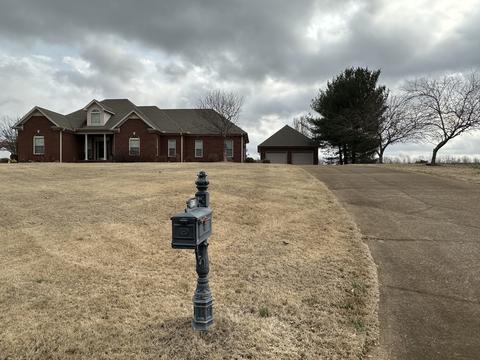 181 Fairway Cir, Loretto, TN 38469 photo 1