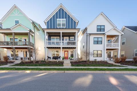 1047 Emery Bay Cir, Hendersonville, TN 37075