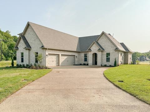 960 Luxborough Dr, Hendersonville, TN 37075