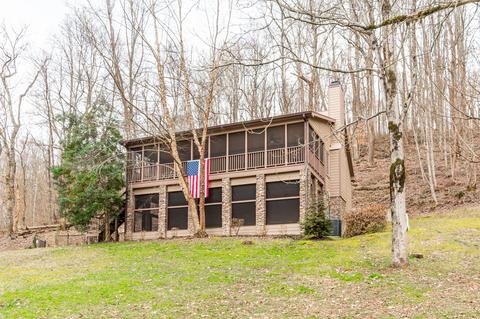 850 Harbor Dr, Lancaster, TN 38569